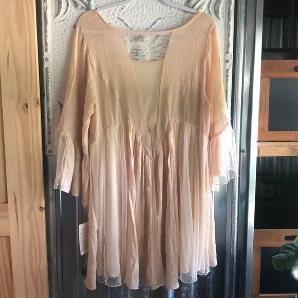 Straw colored lace top - Picture 2 of 6